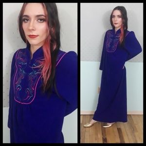 Striking vtg 70s 80s Vanity Fair housecoat